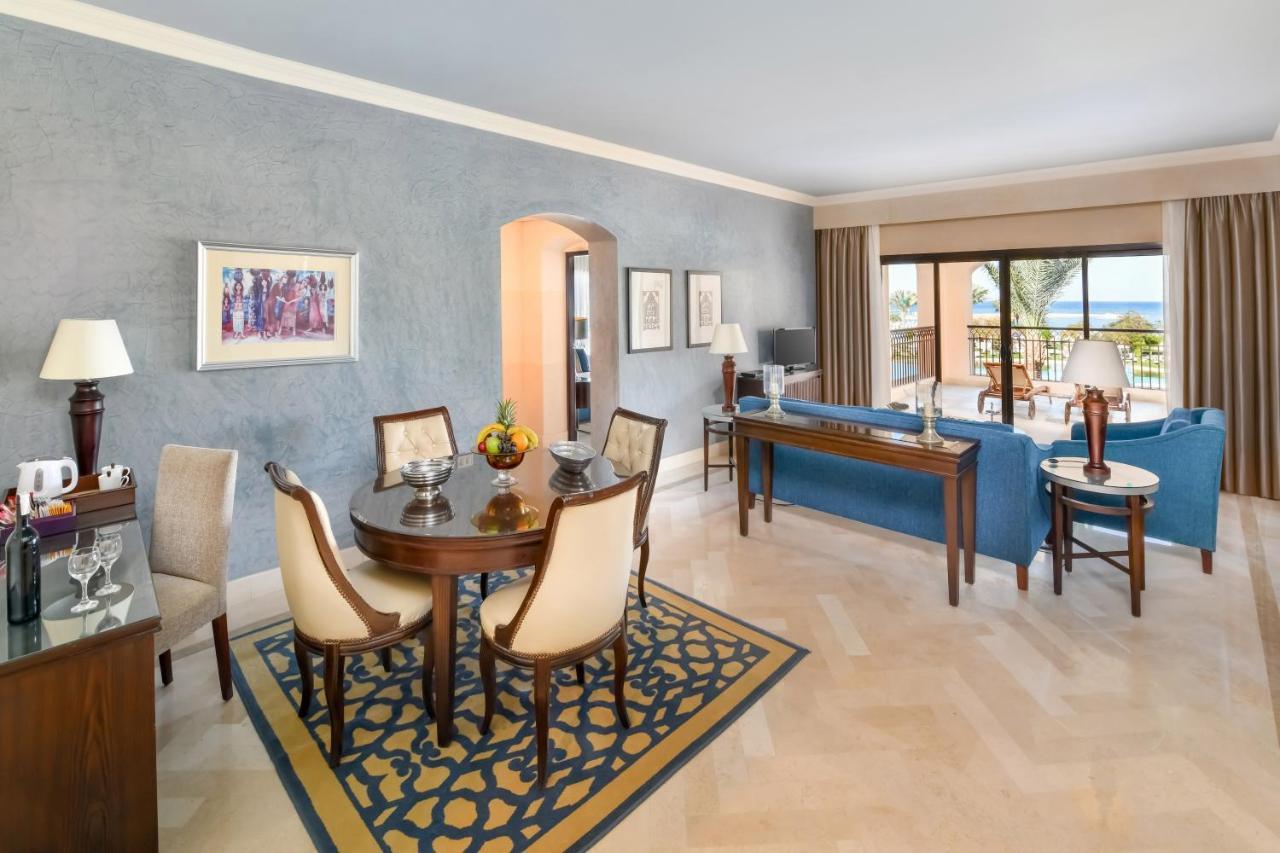 Jaz Aquamarine Hotel Hurghada Exterior photo A suite at the Four Seasons Resort